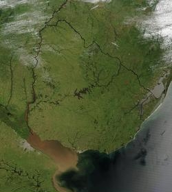 13.3 Снимок территории Уругвая со спутника
