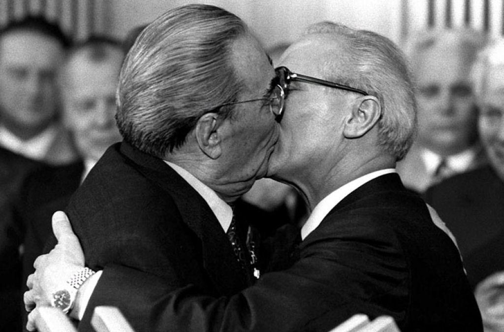 поцелуй Брежнева