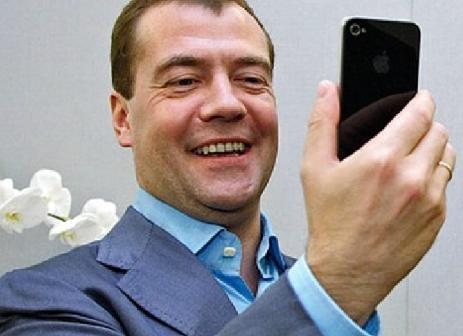 Медведев и смартфон