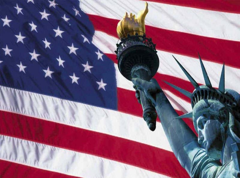 США флаг и статуя