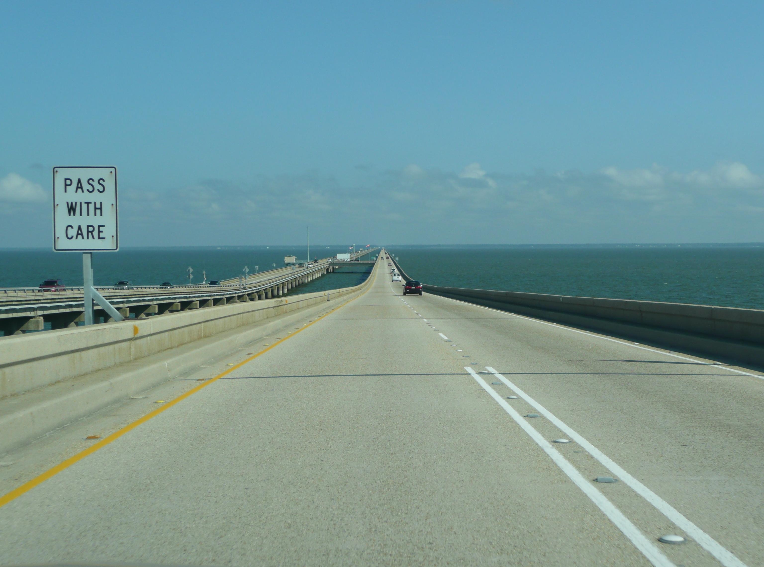  Мост-дамба через озеро Поншартрен как достопримечательность Мексиканского залива