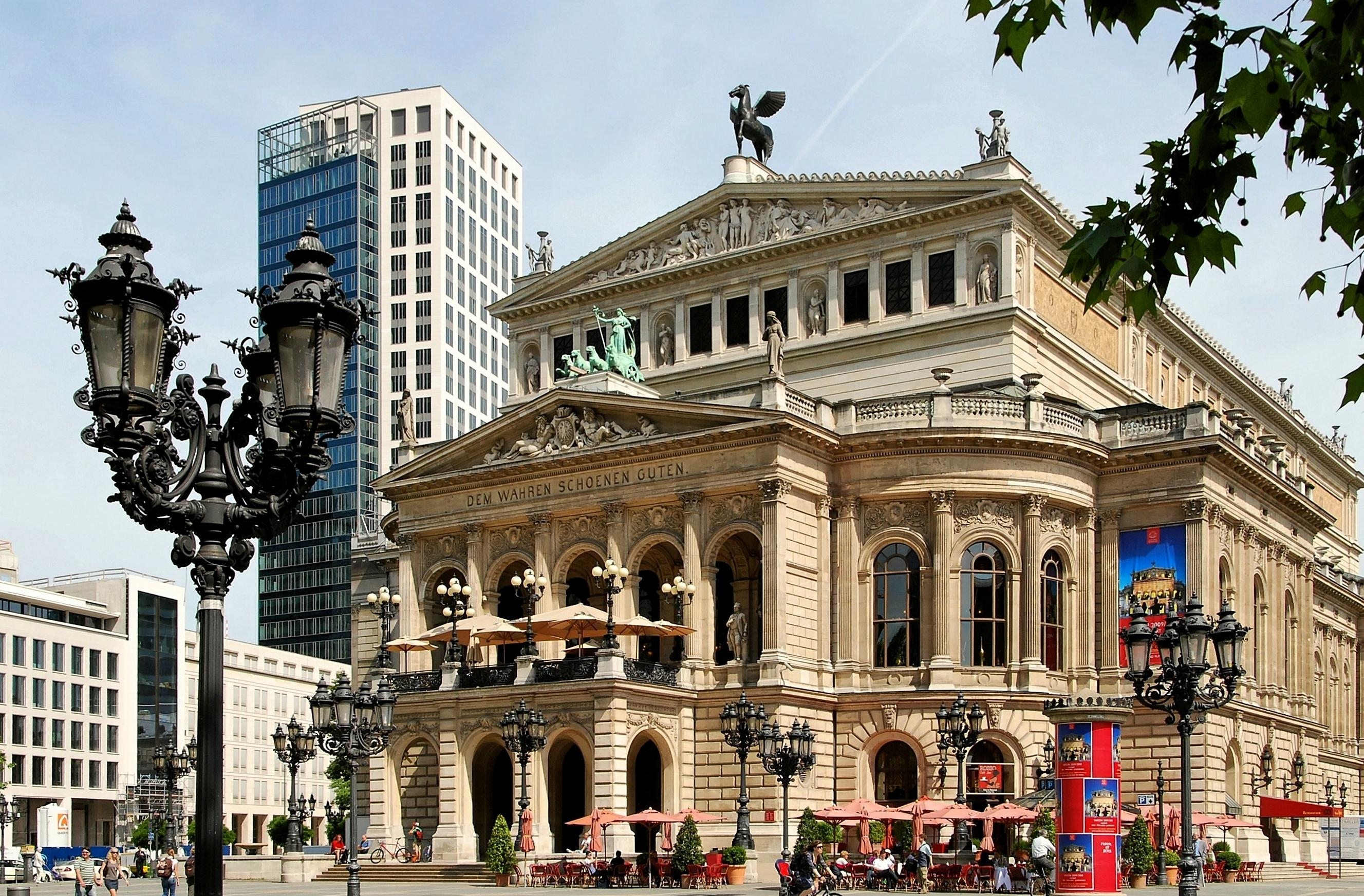 здание Старая Опера во Франкфурте-на-Майне
