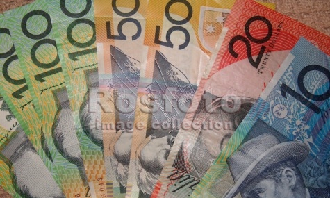 3.30 Австралия, австралийские доллары, пластиковые деньги.
