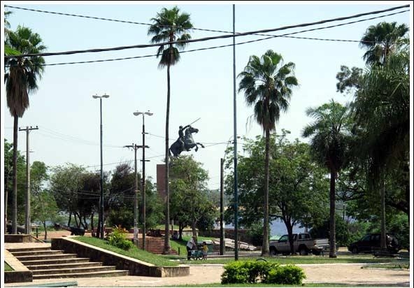 5.7 Парагвай памятник