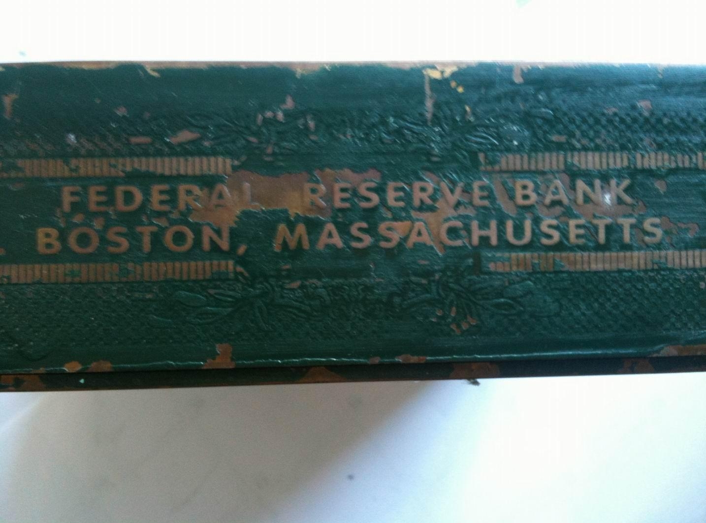  Ящик с золотыми сертификатами Федерального Резерва/JP Morgan в Бостоне, серий 1934, - вид сверху – вниз 
