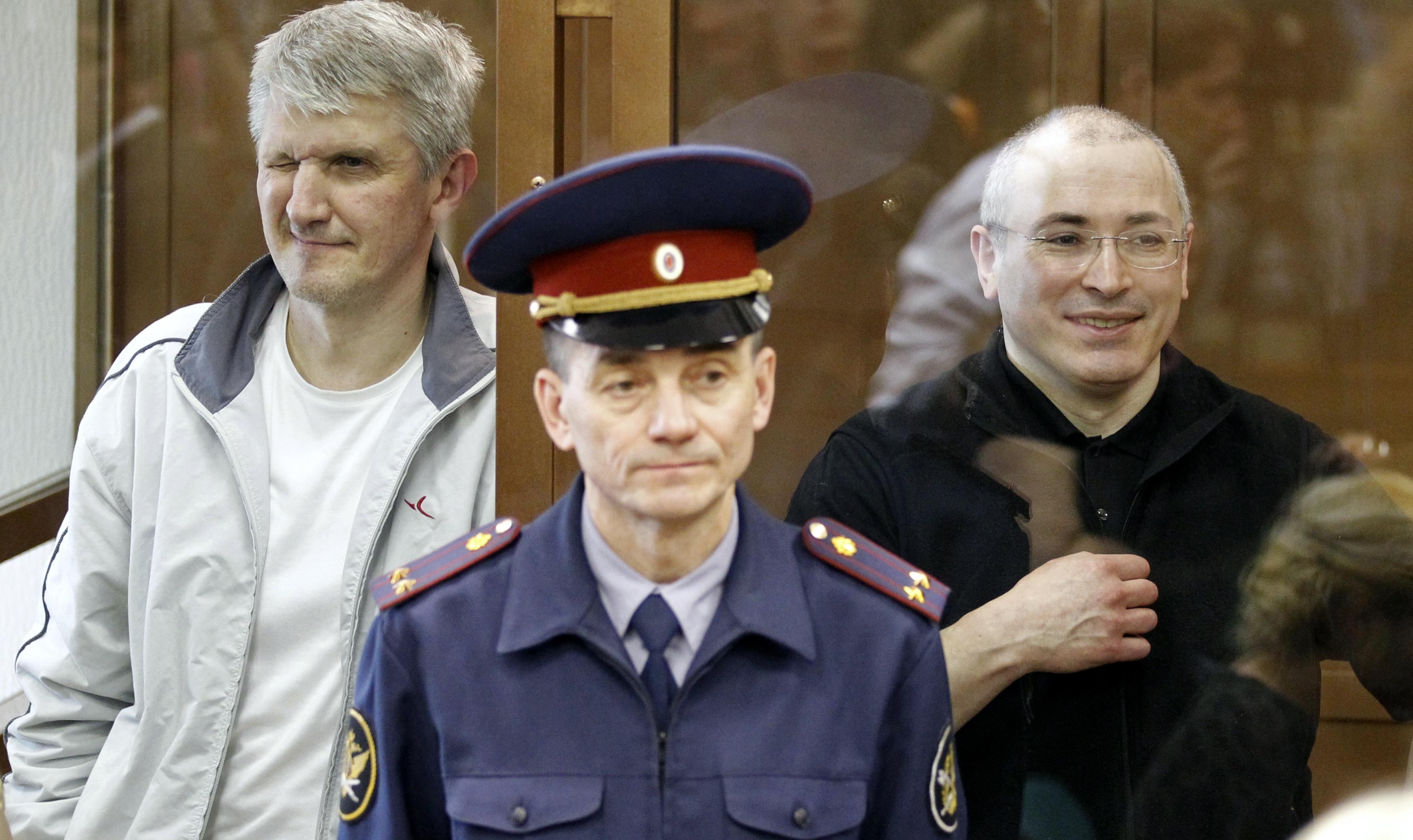 Ходорковский и Лебедев под стражей, не позаботились о судьбе миноритариев