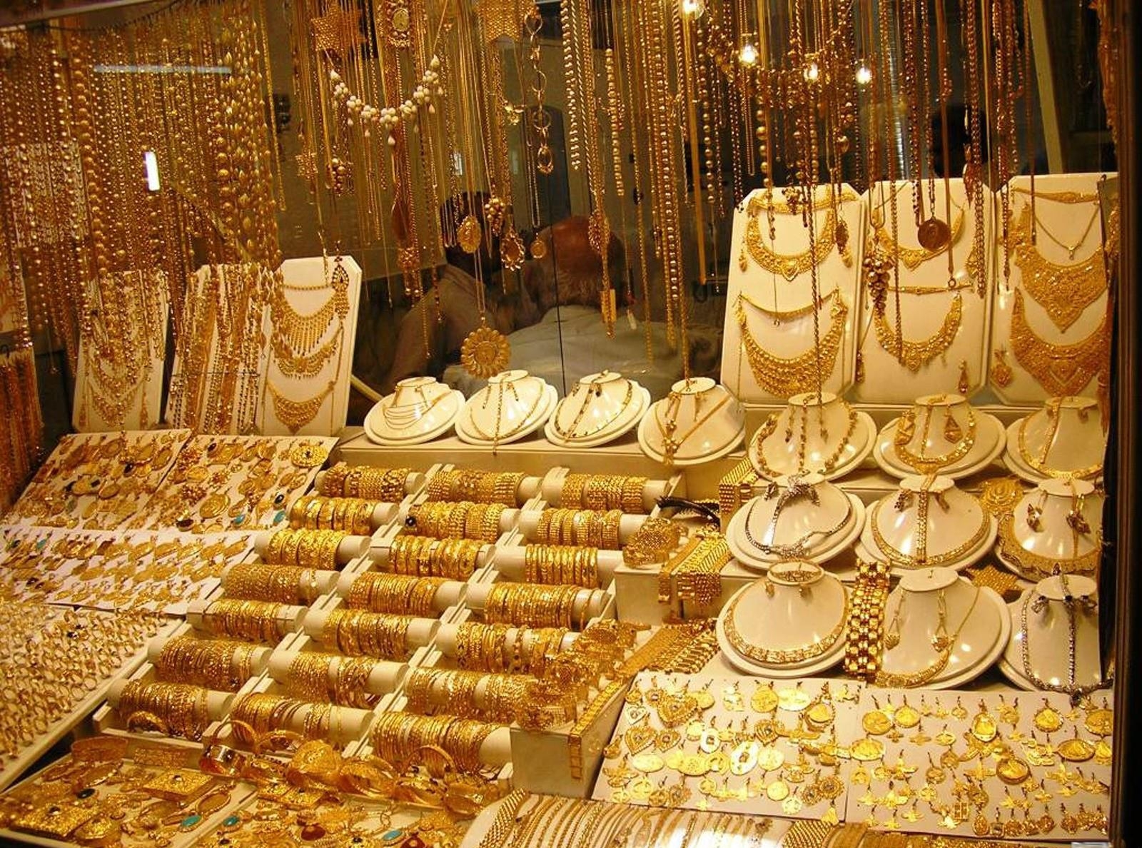 Золото становится обычным товаром и реализуется отдельно от валютной системы