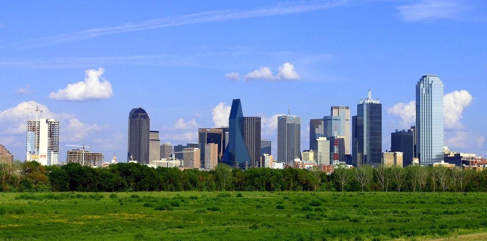 Вид на Даллас со зданием Резервного банка
