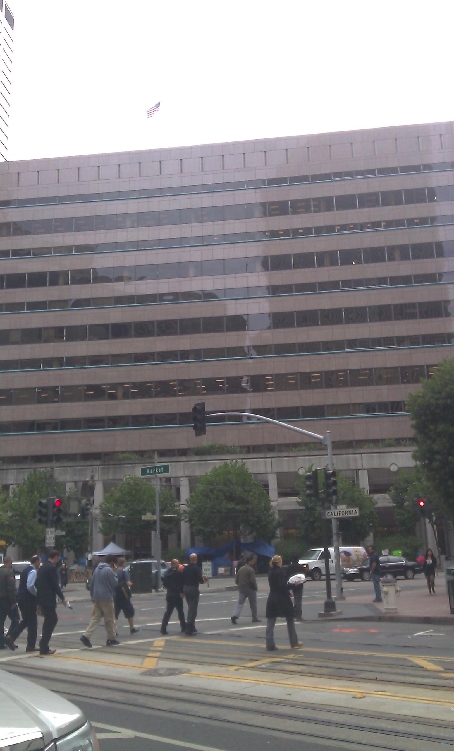 Здание Федерального резервного банка Сан-Франциско вид спереди