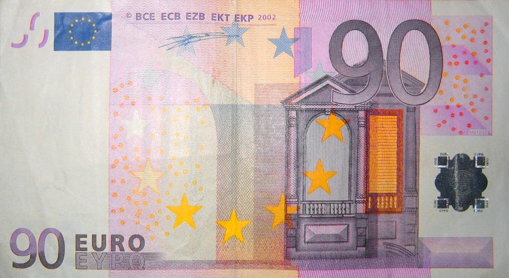Банкнота номиналов 90 Евро