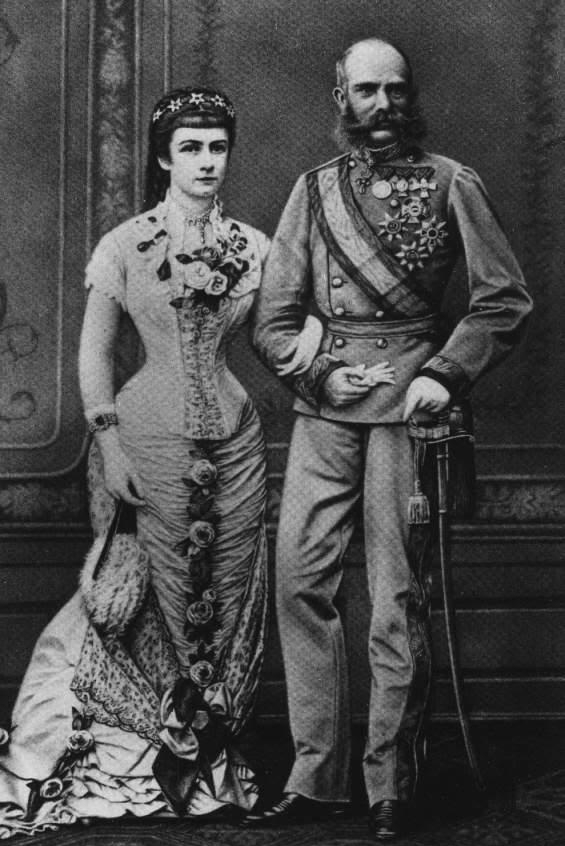 Австрийский император Франц-Йосиф с женой Елизаветой