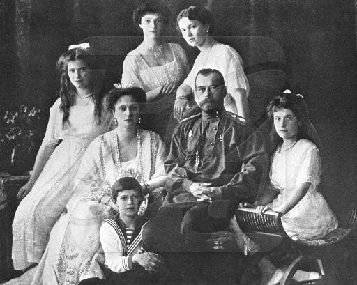 Царь Николай с семьей