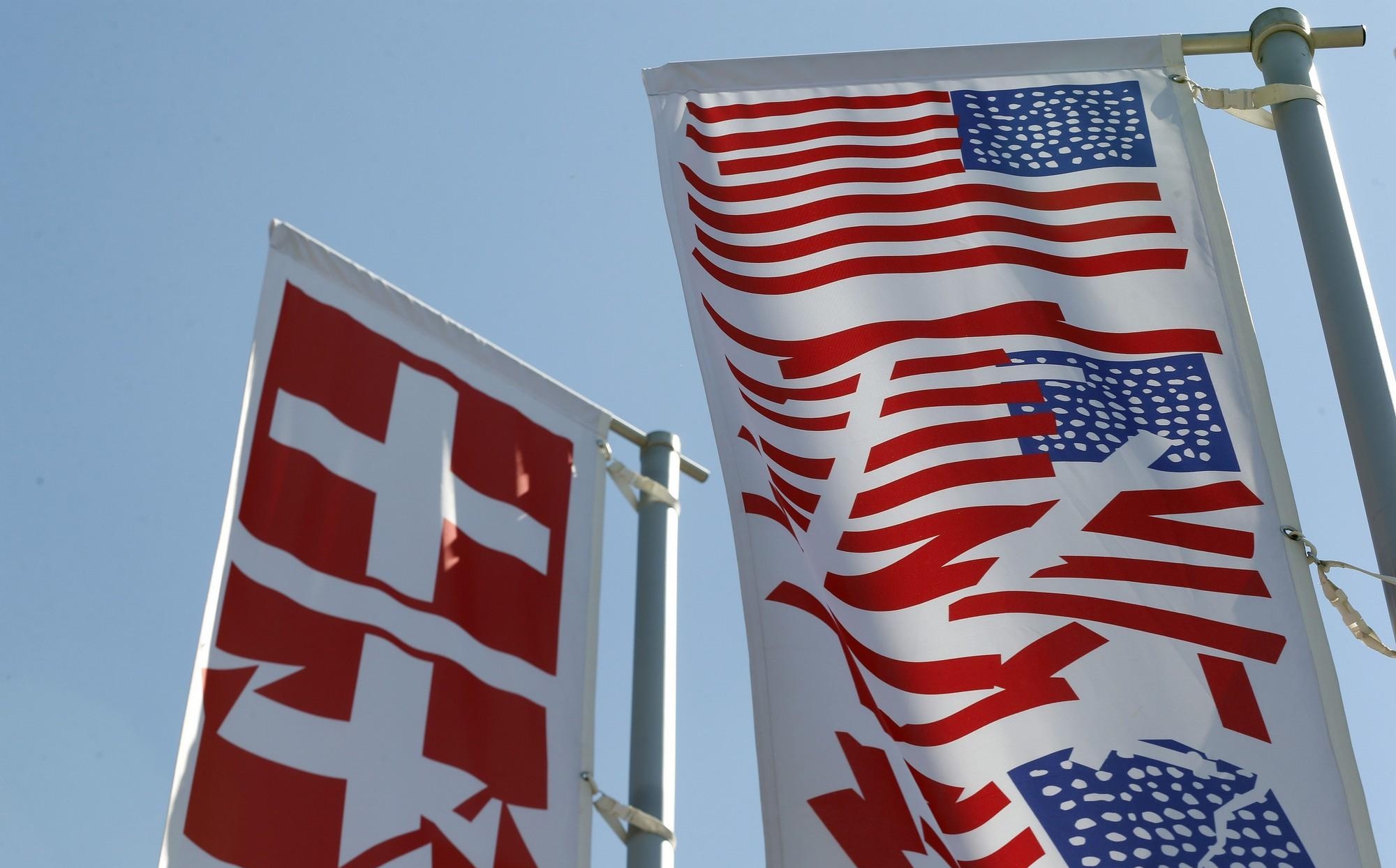 Флаги США и Швейцарии