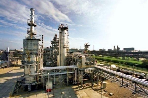 Нефтехимический комбинат «Словнафт» в Братиславе