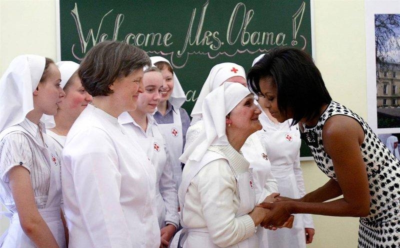 Мишель Обама с сестрами милосердия в Москве
