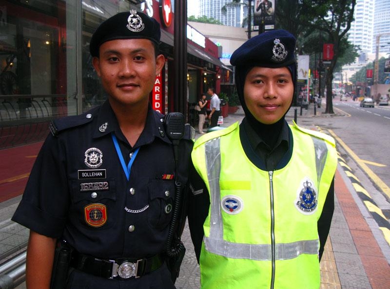 Малайцы, на страже порядка