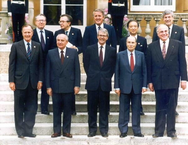 Горбачев на встрече Большой Семерки в Лондоне в 1991 году