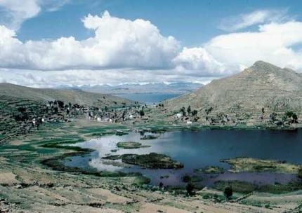 7.1. Титикака – крупнейшее и самое высокогорное (3812 м над у.м.) судоходное озеро.Боливия.
