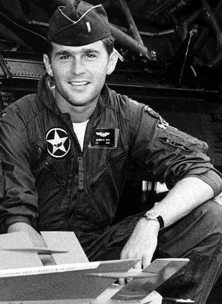 1.15 Лейтенант Джордж Буш в Национальной воздушной гвардии Техаса