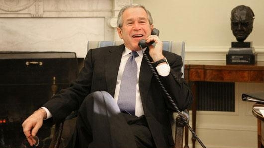 5.2 Джордж Буш разговаривает по телефону