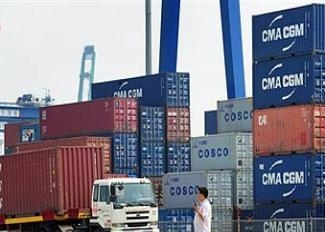 2.36 Китайский импорт сократился в январе почти вдвое.