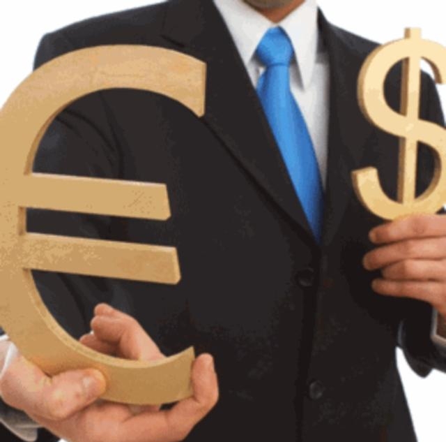 Кто лидирует на курсе валют - евро или доллар
