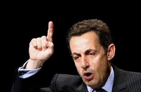 4.6 кандидат в президенты Франции Н.Саркози выступает перед представителями семейного бизнеса, 2 февраля 2007 г.