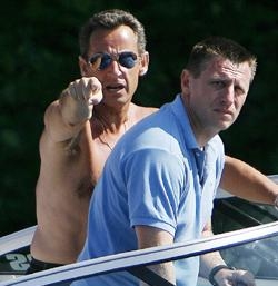 6.7 Николя Саркози, оказавшись в лодке американских папарацци, не пожелал слушать их оправданий