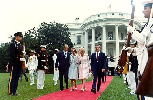 3.8. 9 августа 1974 г. семья Никсонов покидает Белый дом