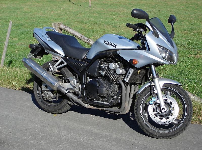 2.6. Мотоцикл Yamaha FZS600 Fazer