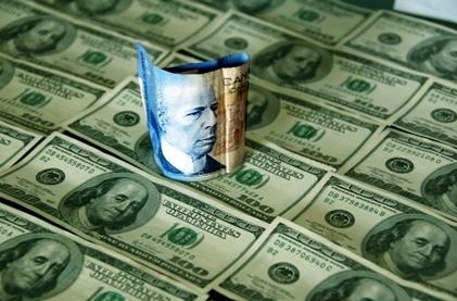 Доллары в валютном курсе мира