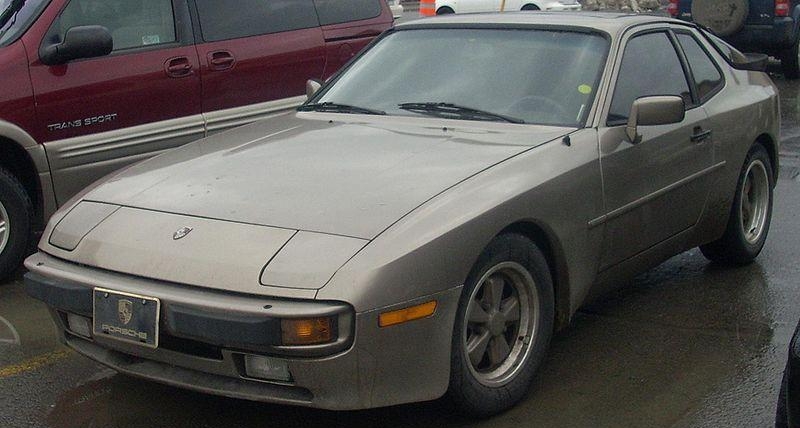 3.18. Porsche 944 80-х годов, из линейки переднемоторных Porsche