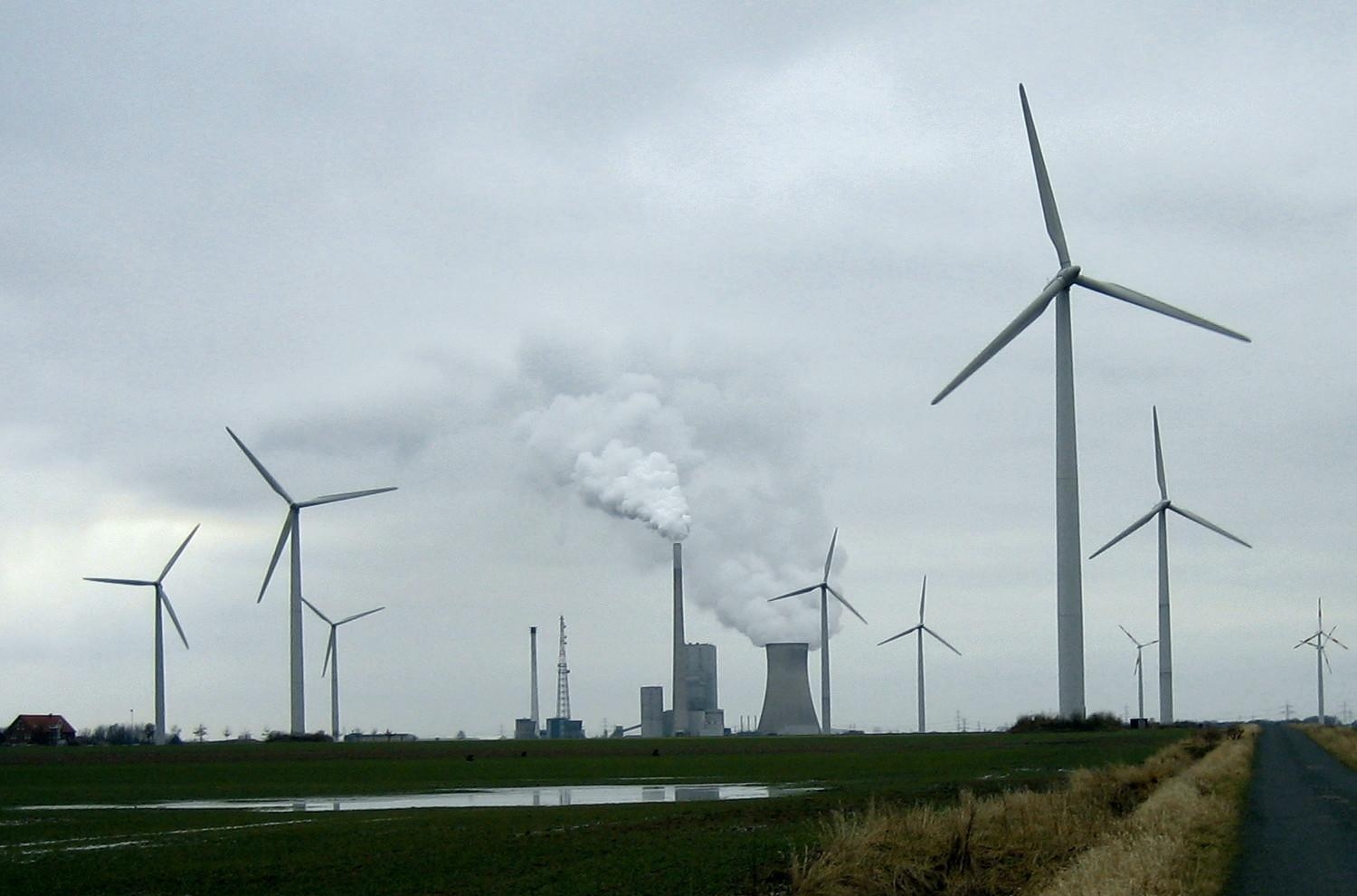 8. Тепловая электростанция и ветрогенераторы в Германии