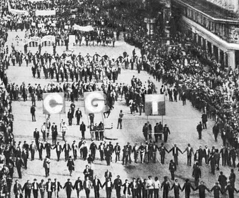 13. Демонстрация трудящихся в дни национальной забастовки во Франции. Париж. 1968