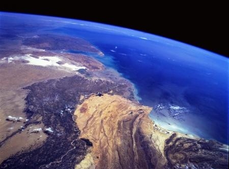 4. Вид поверхности Земли из космоса