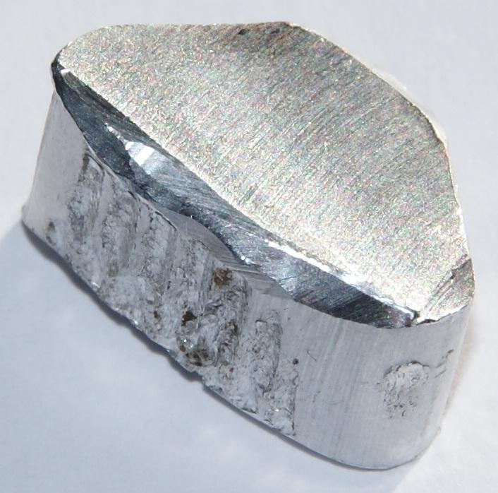 5. Серебристо-серый металлик спектральных линий алюминия